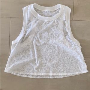 Lululemon white women’s size 4 crop top